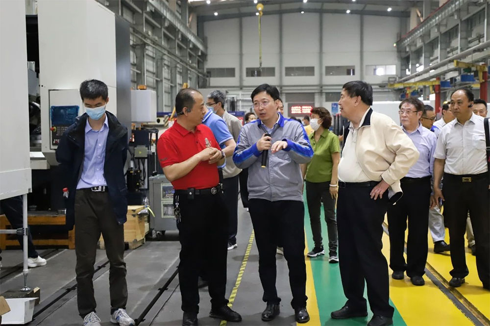 The director units and member representatives of China Machinery General Parts Industry Association visited Chongqing machine tool group to guide the work